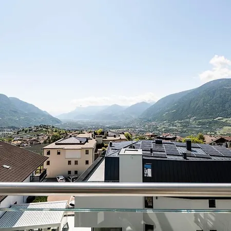 Aparthotel Garni Amelia 3*